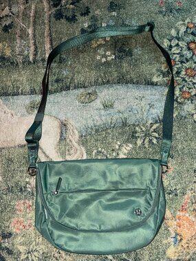 Lululemon Festival Bag II 5L Dark Olive Green